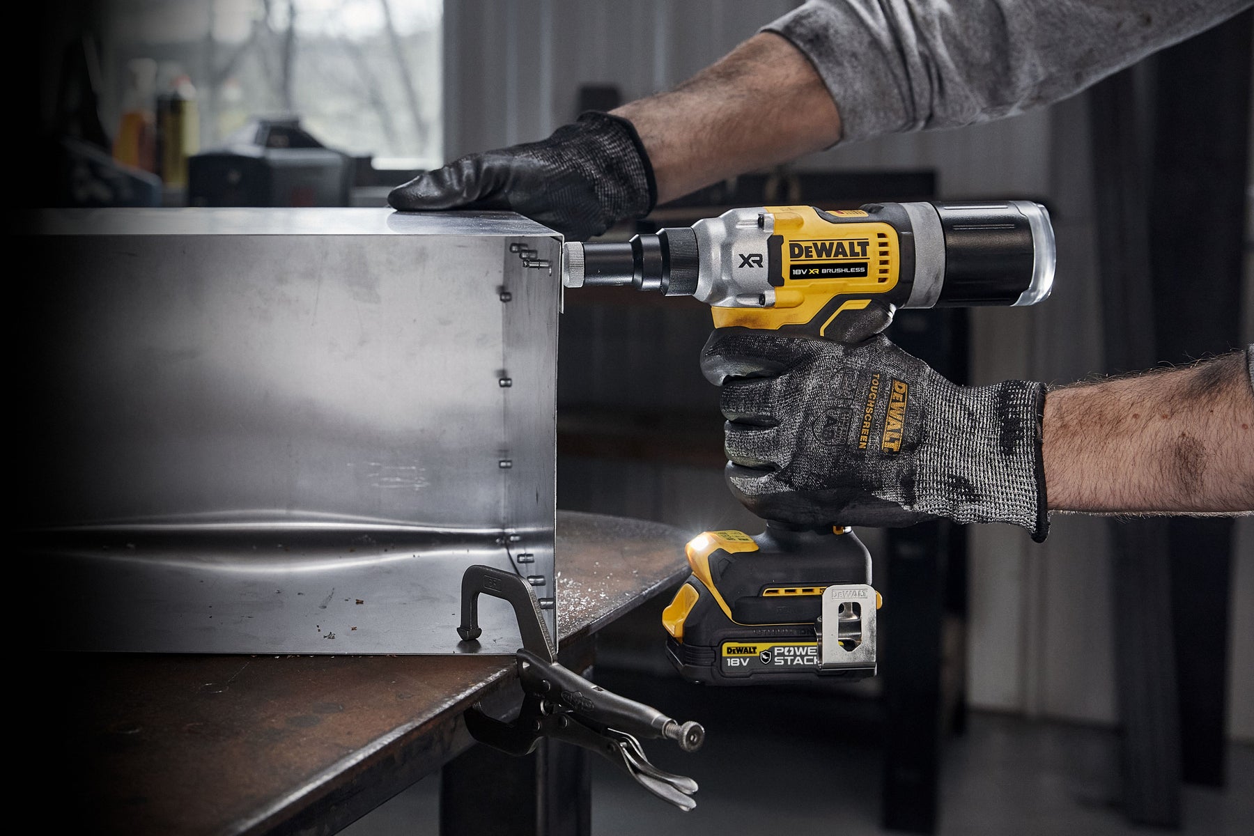 NIEUW DeWALT 18V XR BLINDKLINKNAGELTANGEN