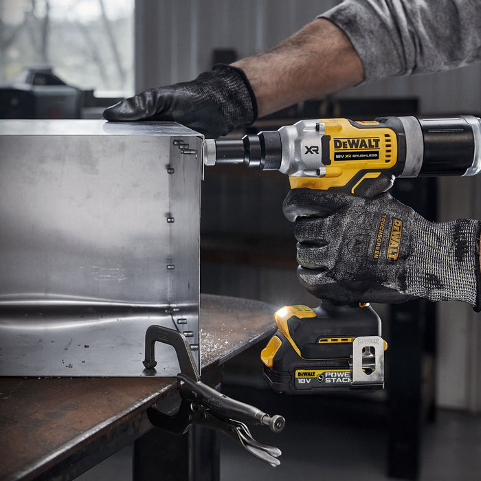 NIEUW DeWALT 18V XR BLINDKLINKNAGELTANGEN